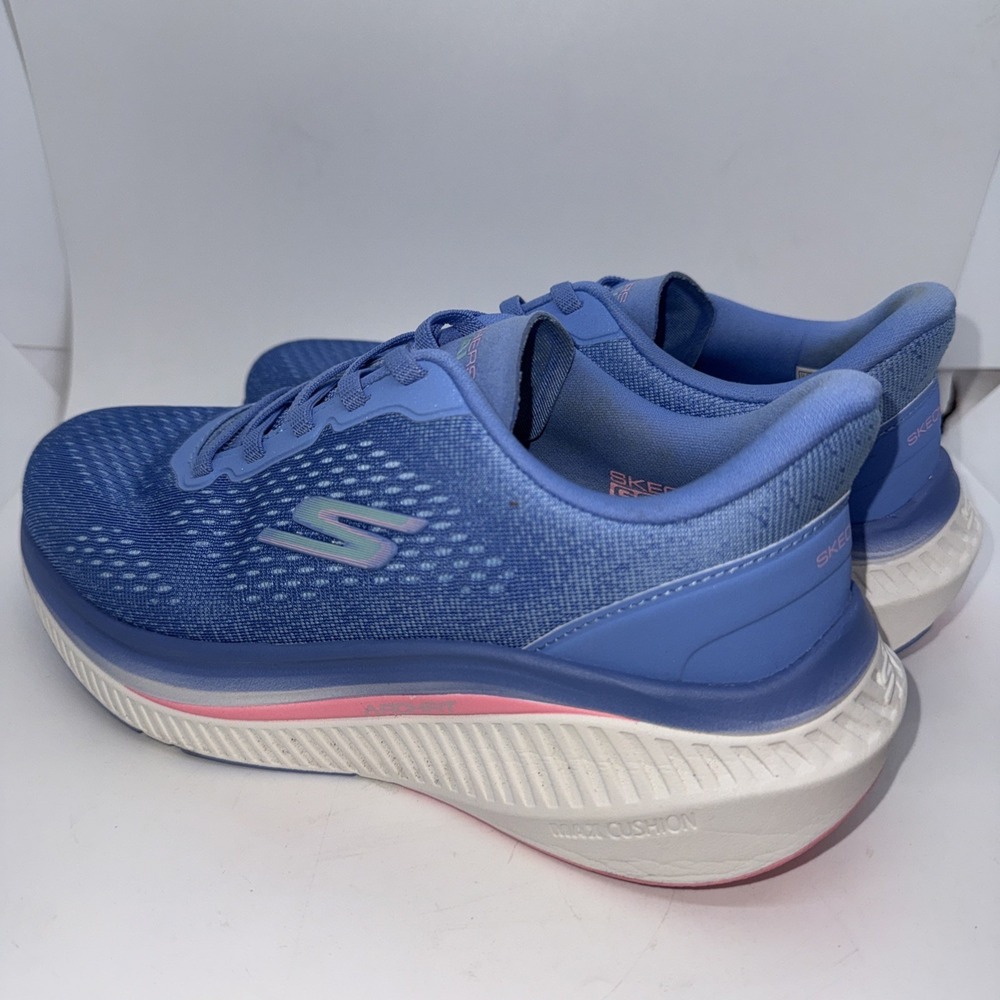 Skechers Womens Max Cushioning Arch Fit Roslyn Size 7 Blue
